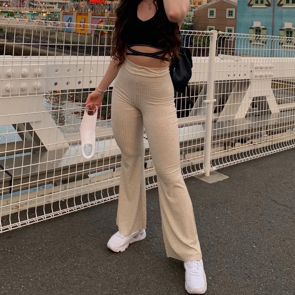 Ribbed Flared Leggings